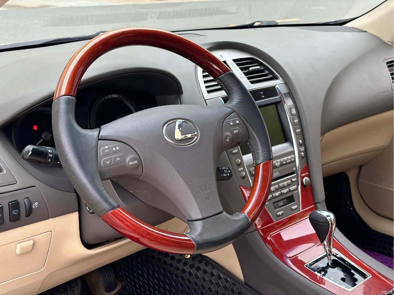 Lexus ES, 2009 8