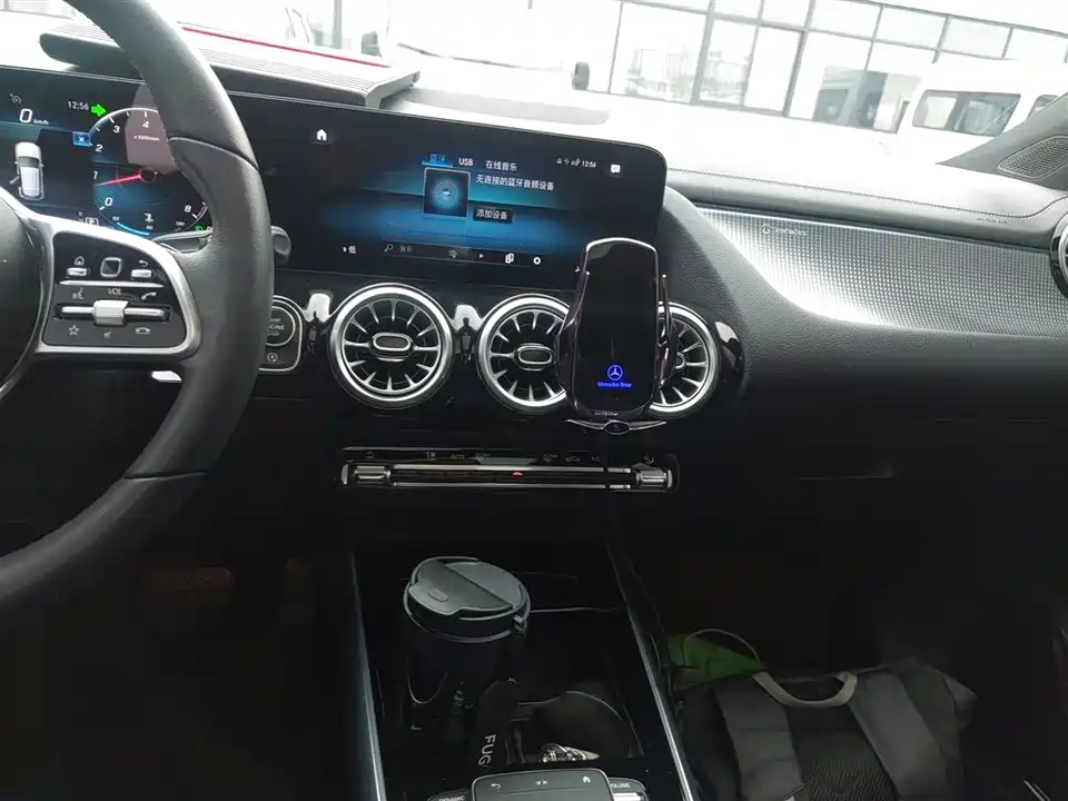 Mercedes-Benz GLA Mercedes-Benz GLA
