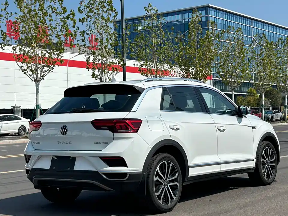 Volkswagen T-ROC exploring Songs