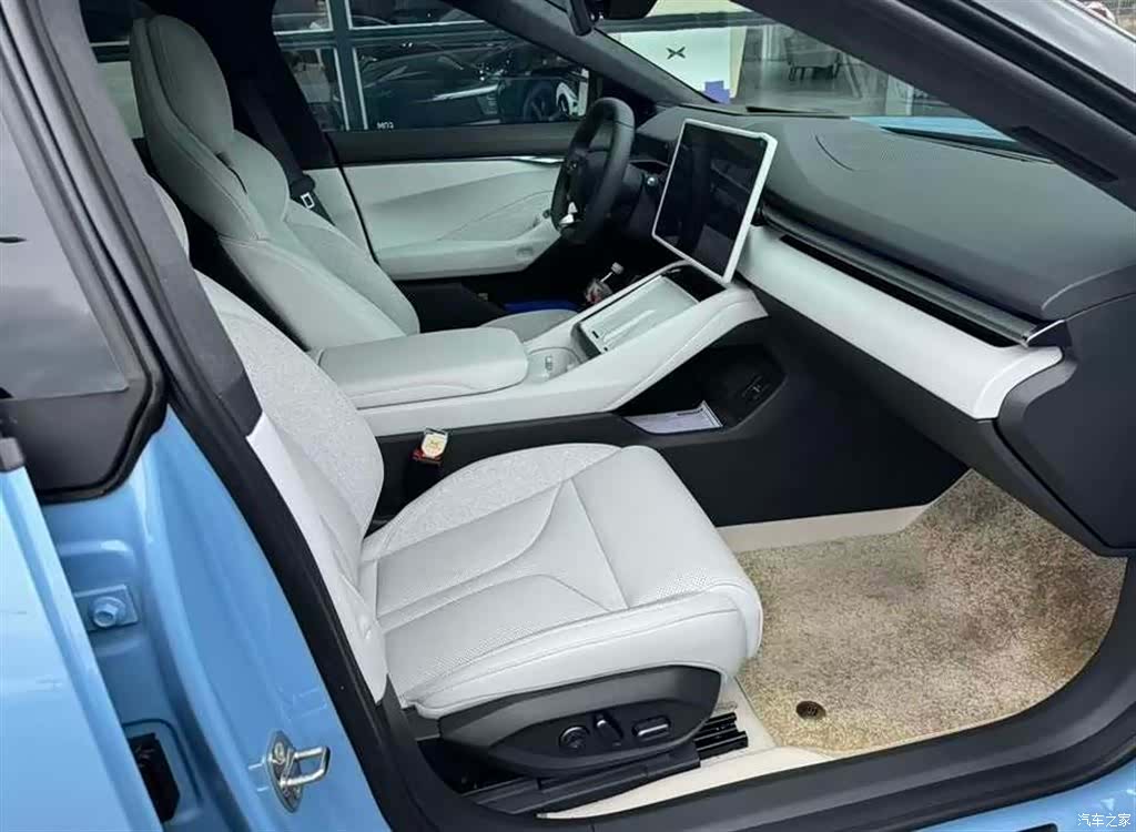 Xpeng P7, 2025 7