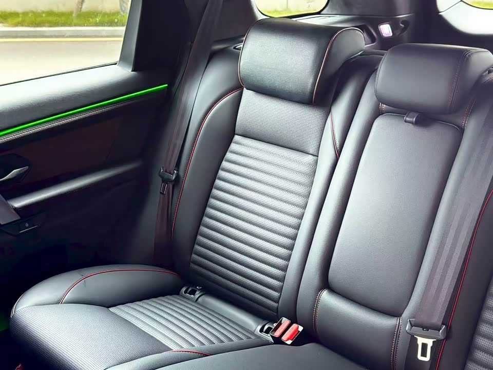 Land Rover Discover sports