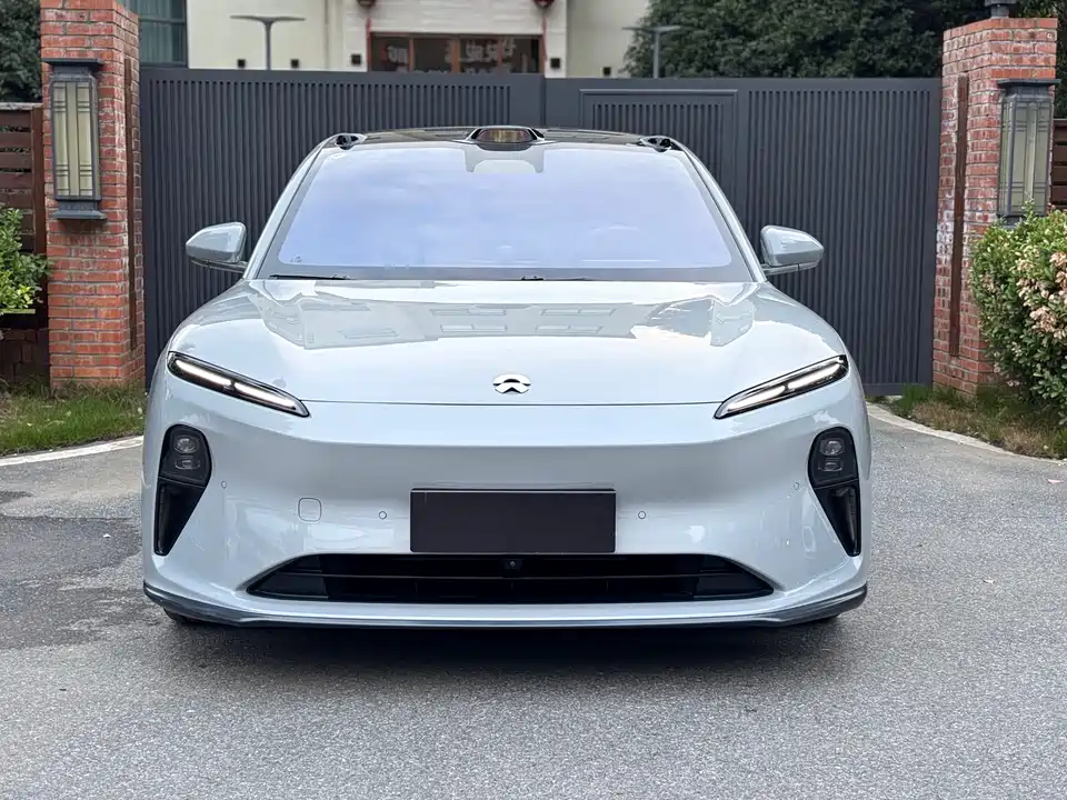NIO ET5