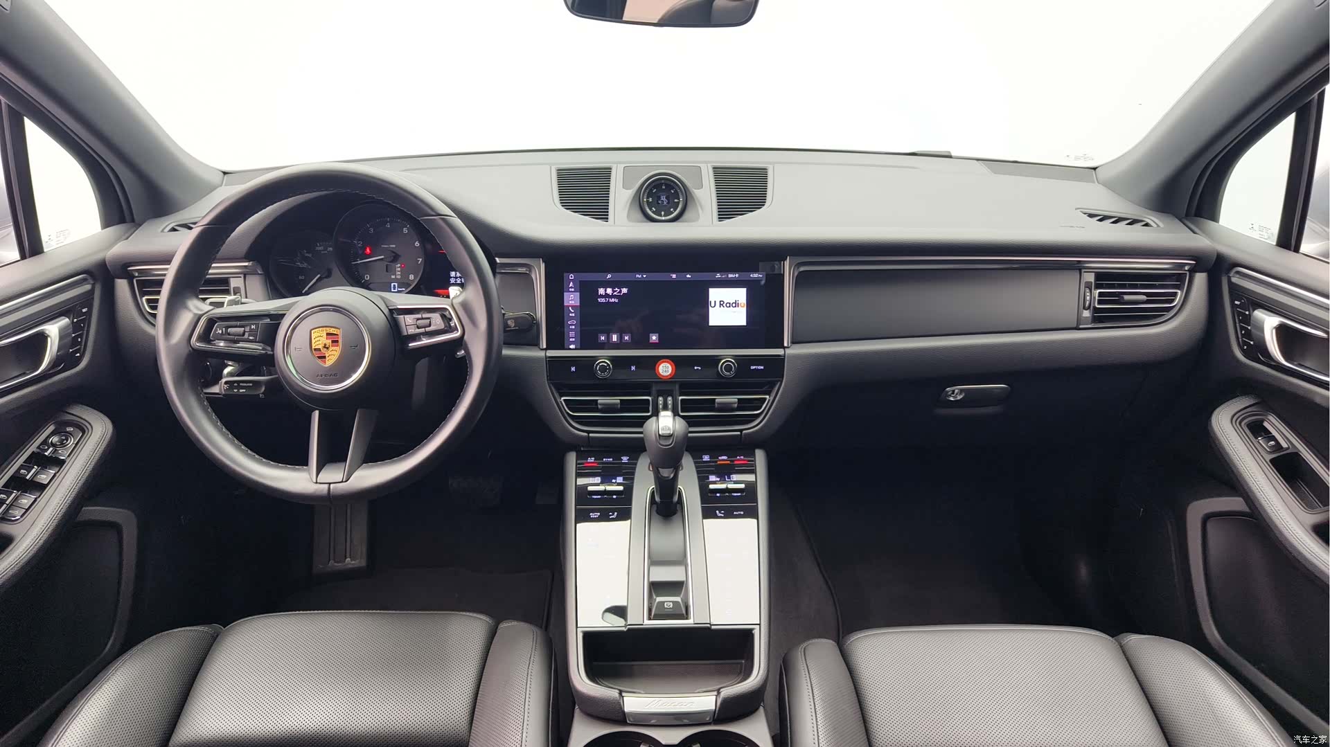 Porsche Macan, 2023 11
