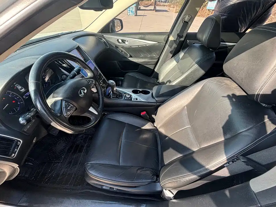 Infiniti Q50L