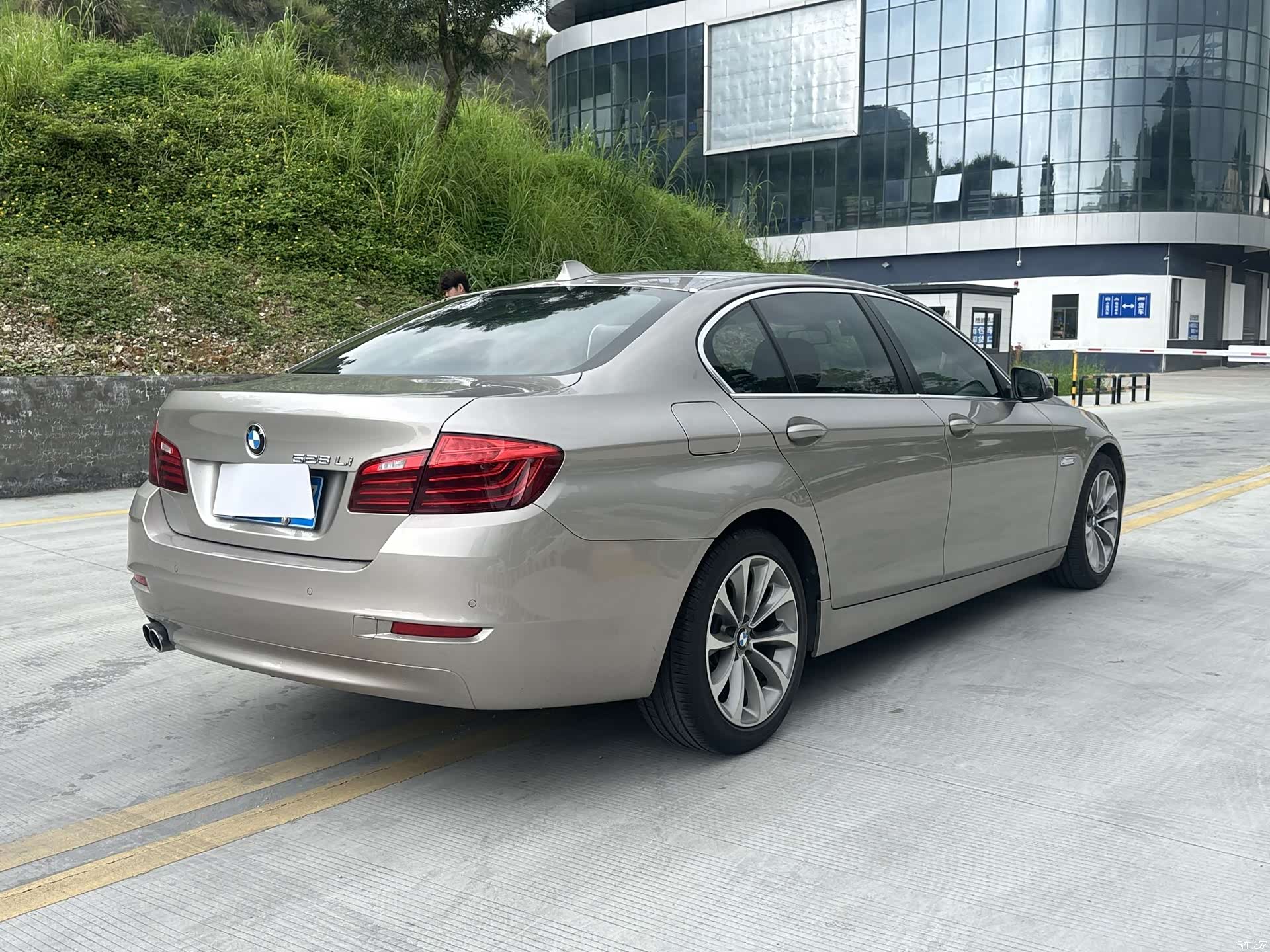 BMW 5 Series, 2016 9