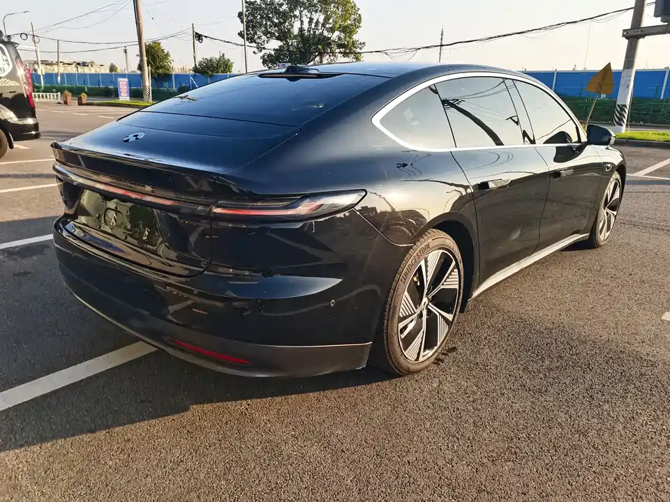 NIO ET7