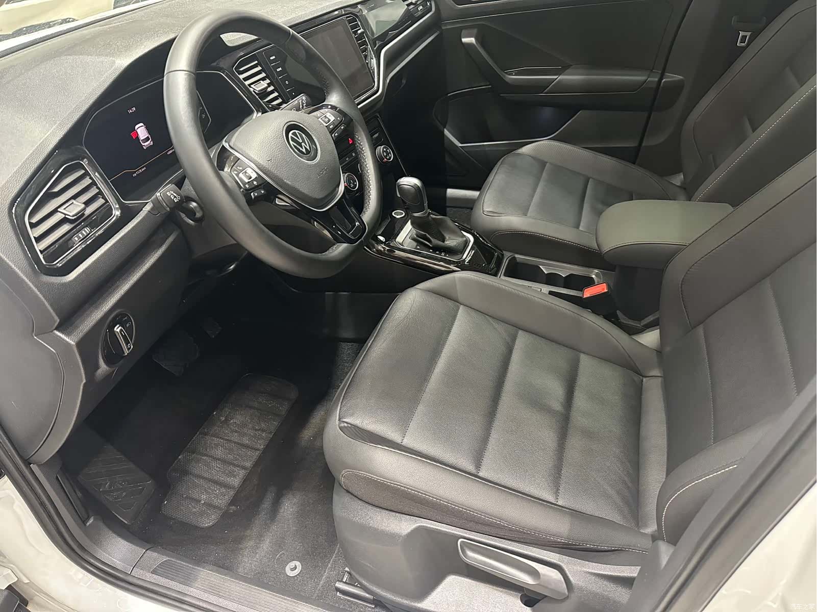 Volkswagen T-ROC, 2022 9