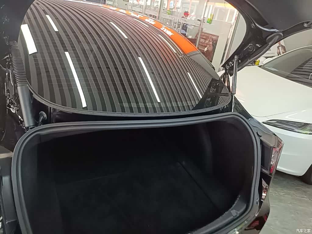 Tesla Model 3, 2023 19