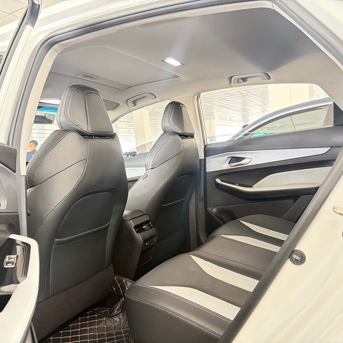 Geely Binray, 2023 6