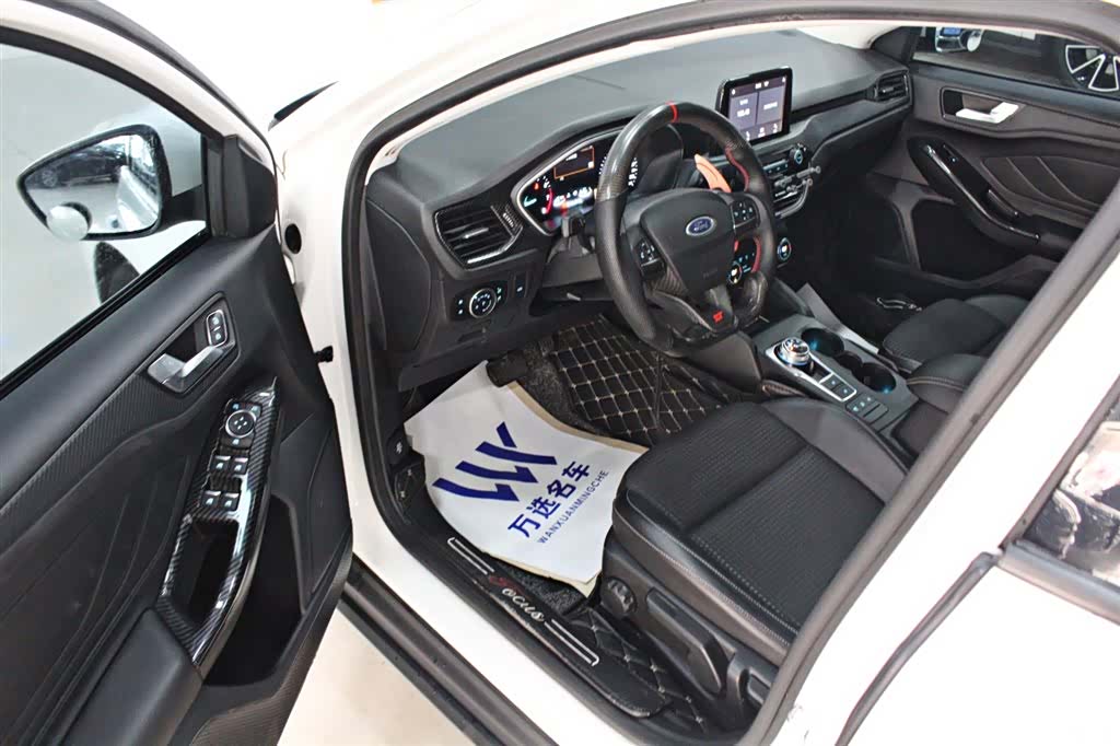 Ford Focus, 2018 4