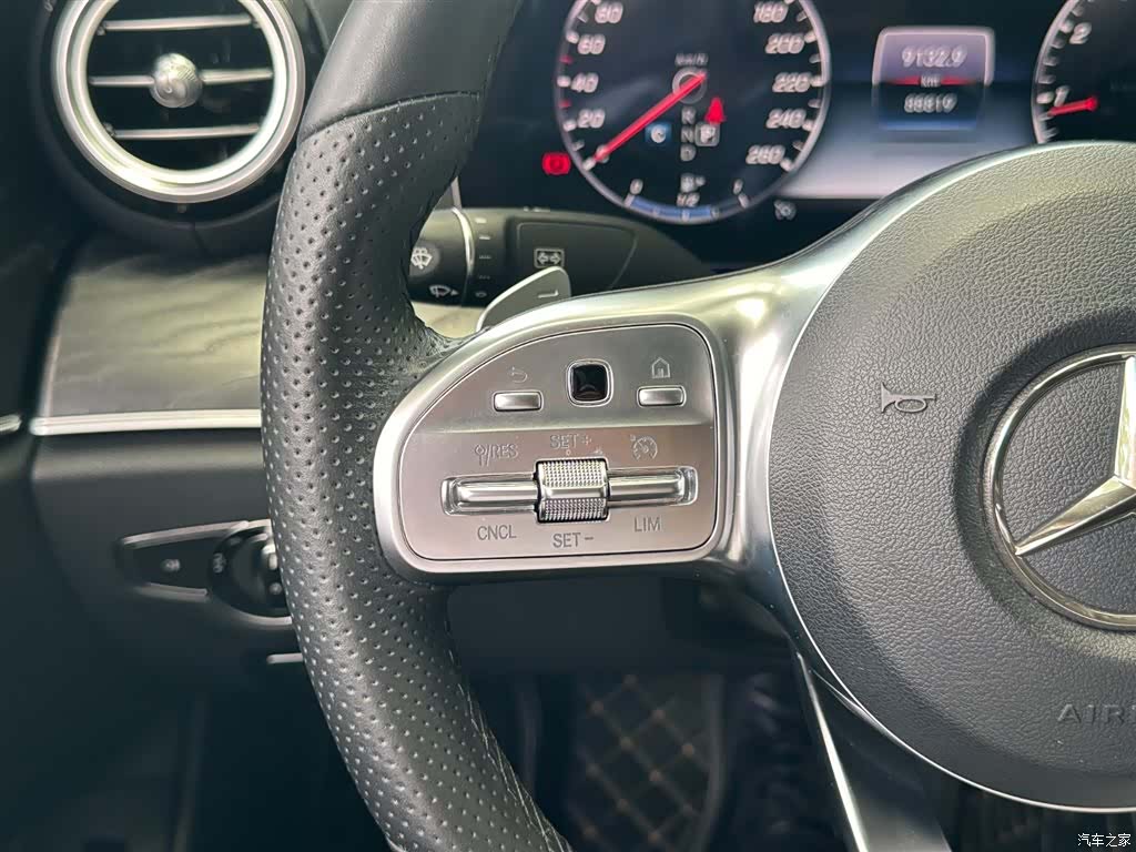 Mercedes-Benz E-Class, 2019 19