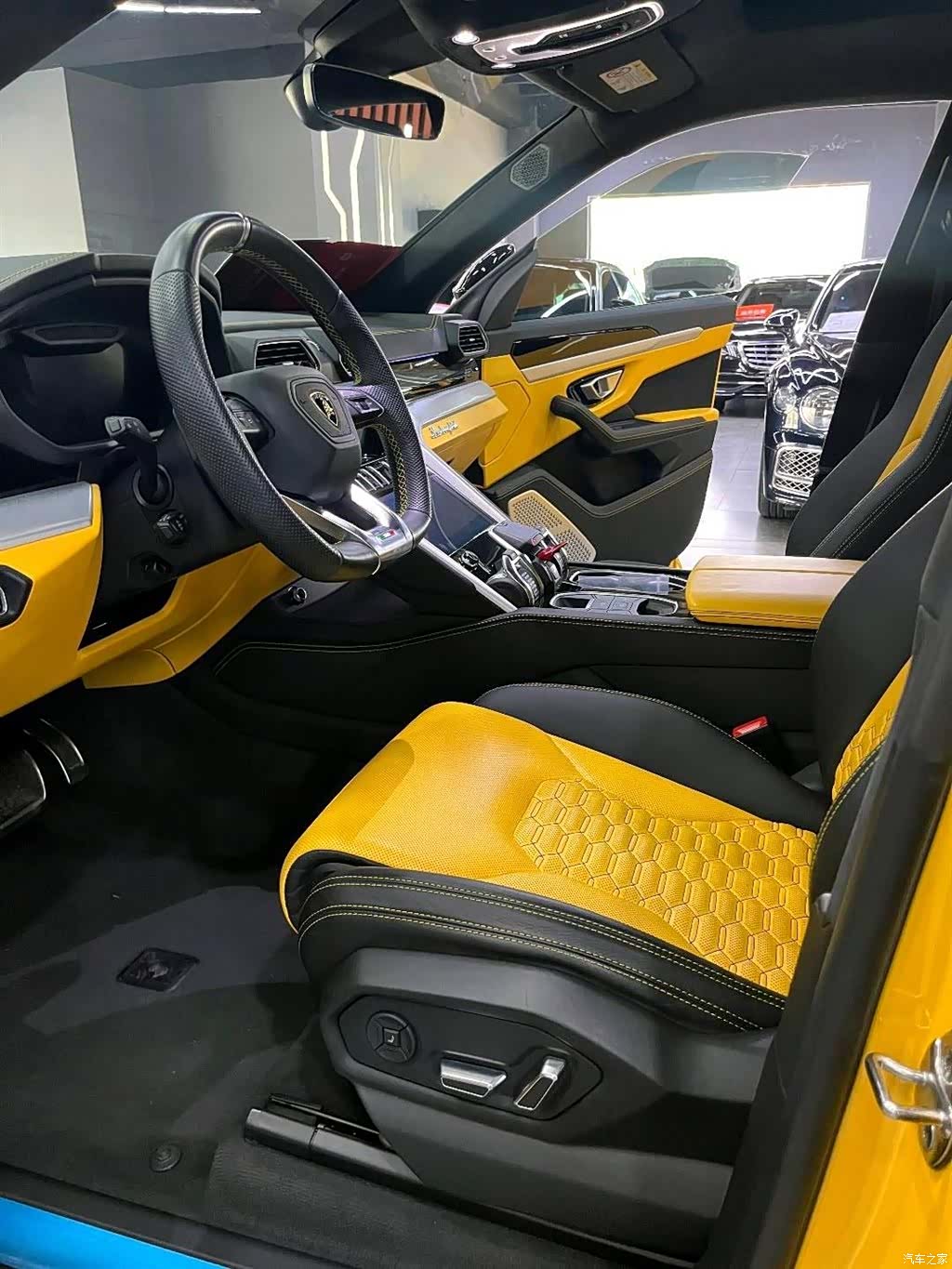 Lamborghini Urus, 2019 8