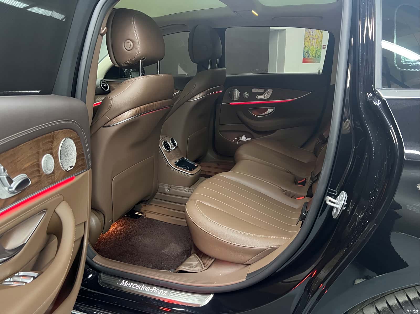 Mercedes-Benz E-Class, 2023 14