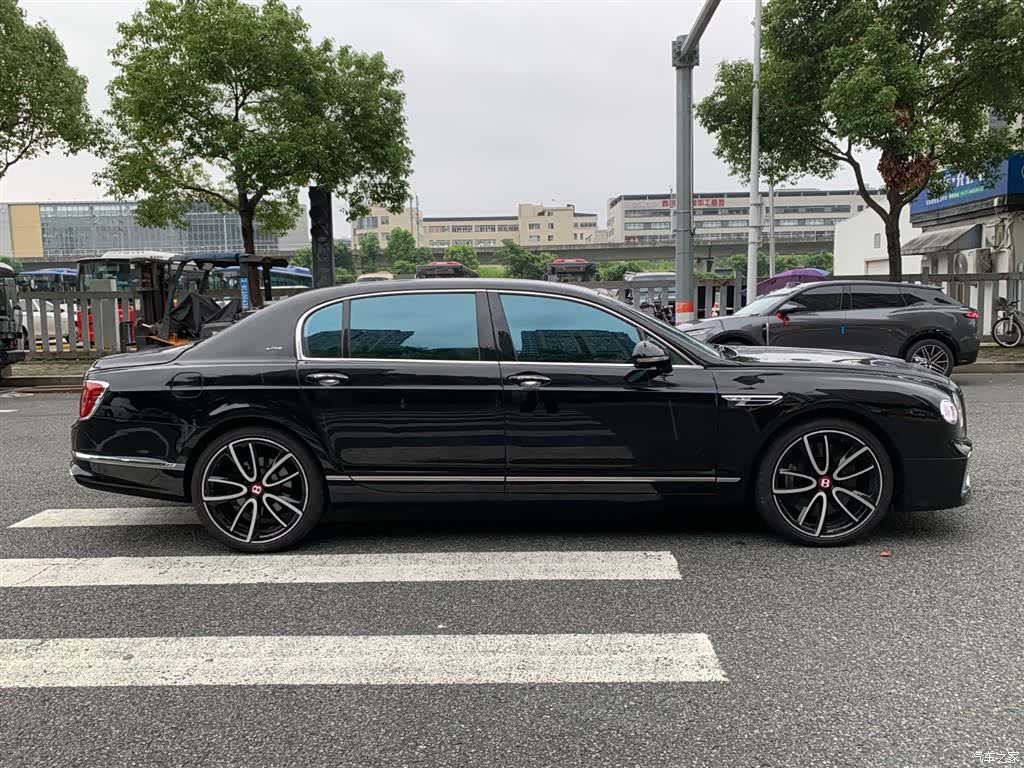 Bentley Flying Spur, 2011 9