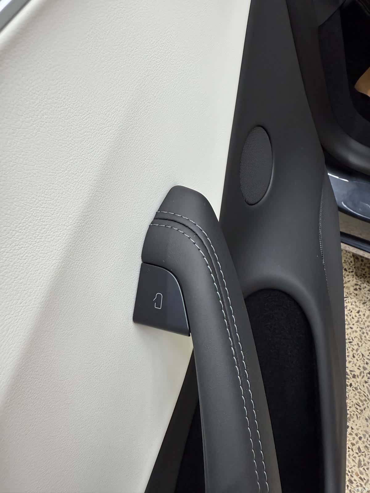 Tesla Model 3, 2024 17