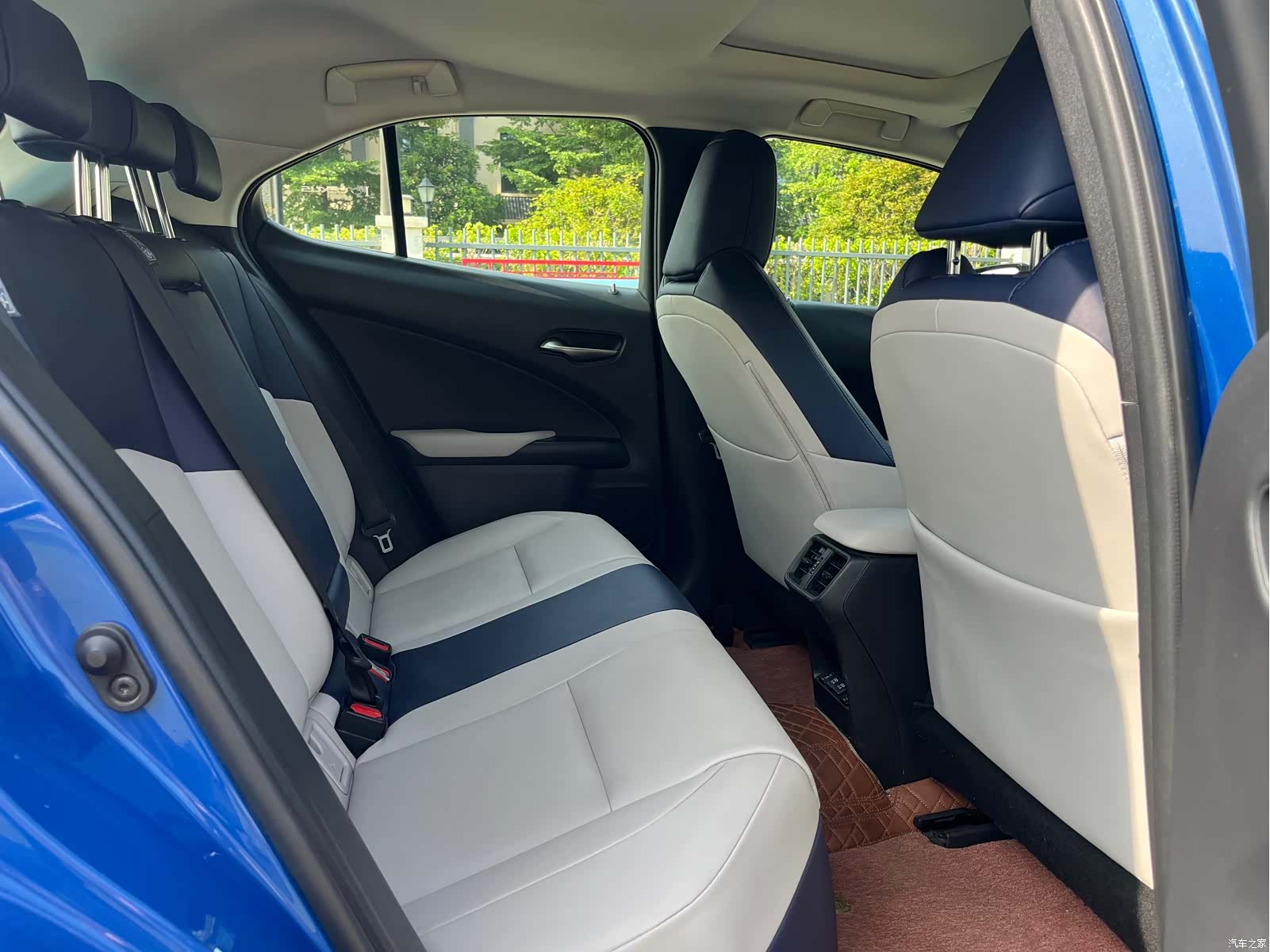 Lexus UX, 2020 31