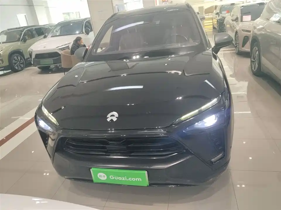 NIO ES8