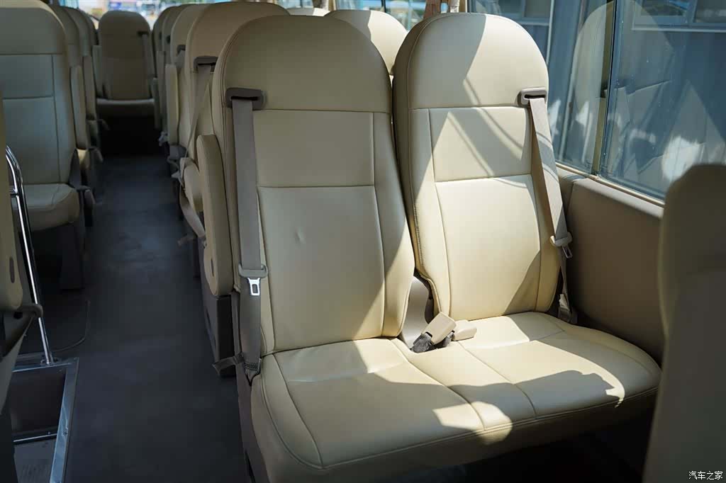 Toyota Coaster, 2016 21