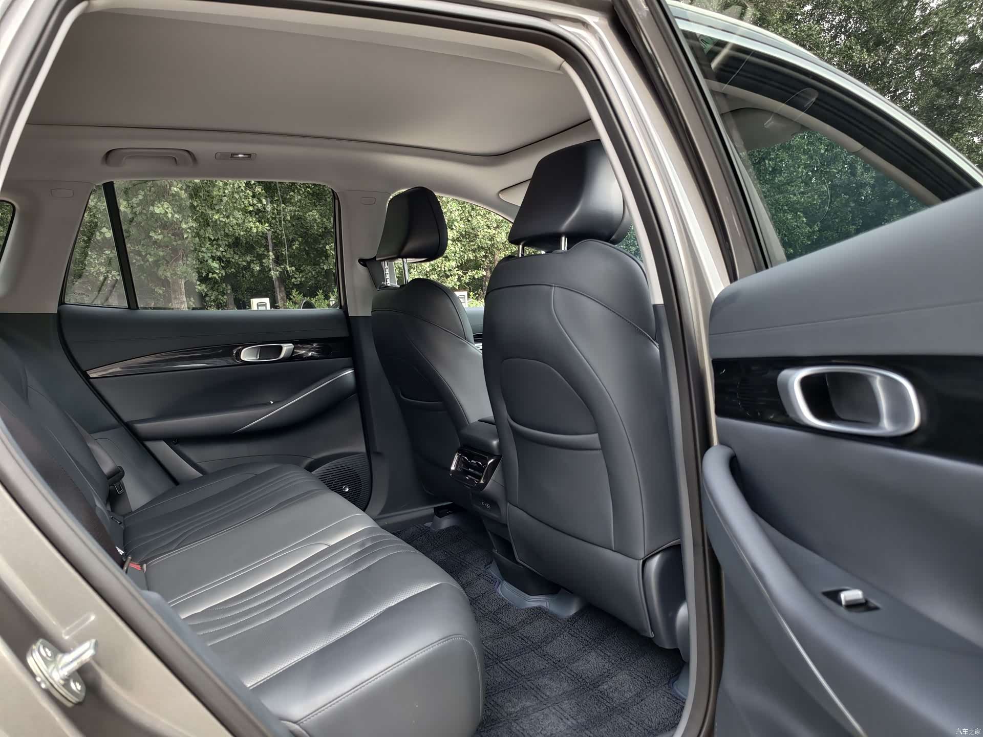 Geely Galaxy E5, 2025 13