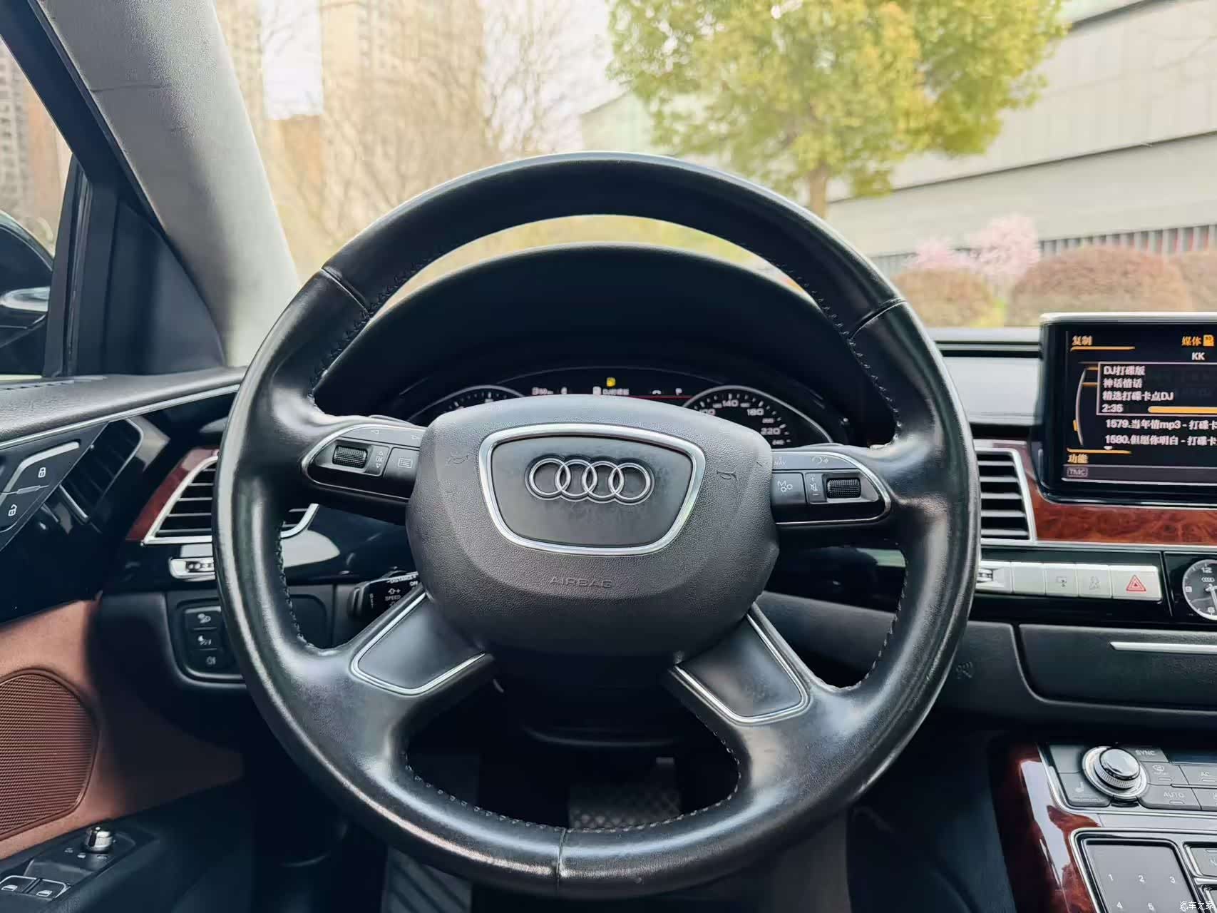 Audi A8L, 2011 9