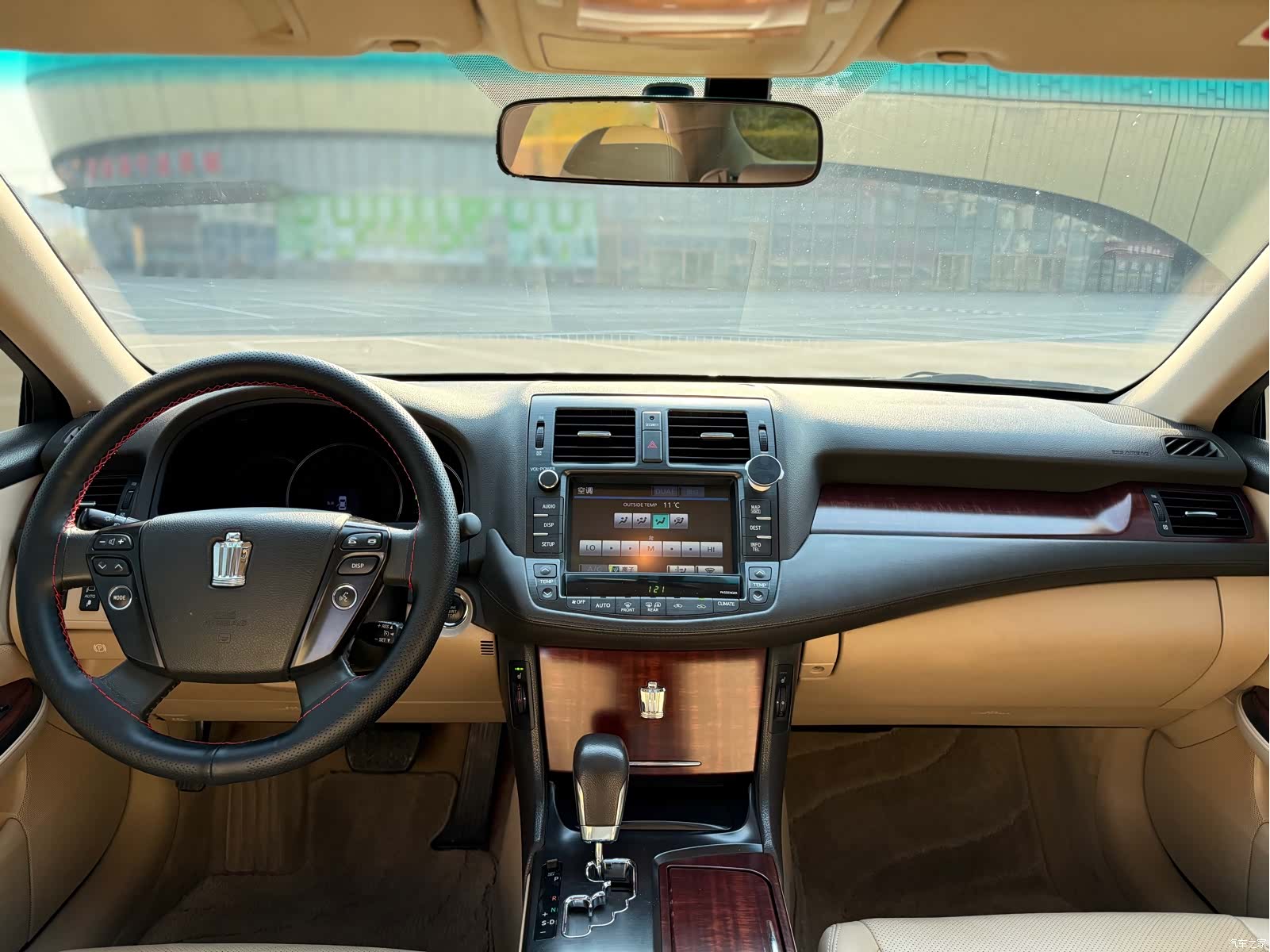 Toyota Crown, 2011 8