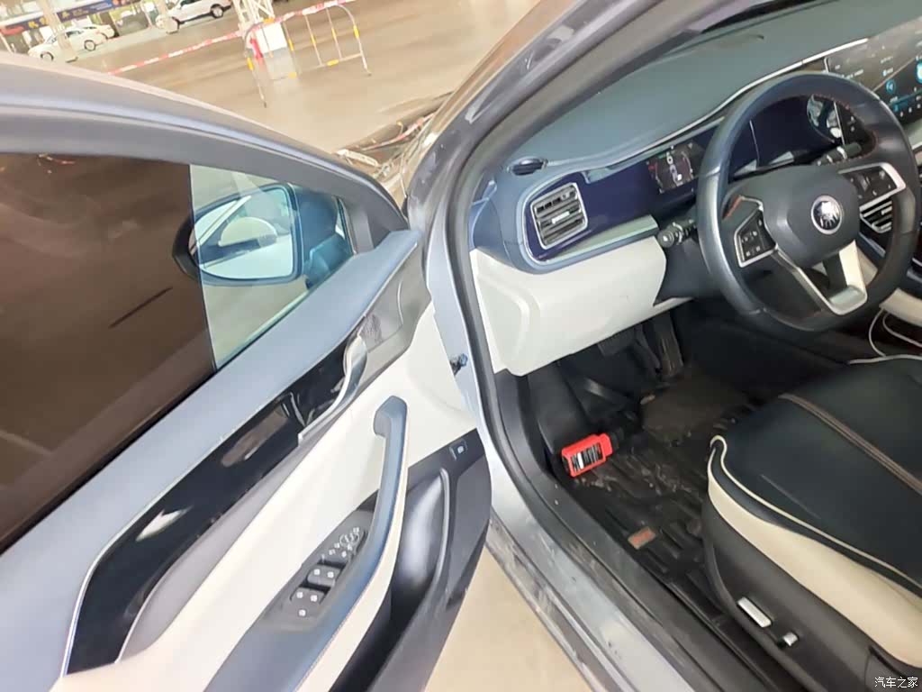 BYD Qin, 2022 16