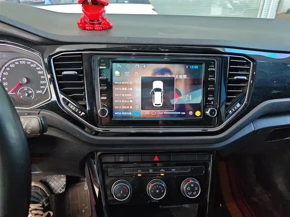 Volkswagen T-ROC exploring Songs