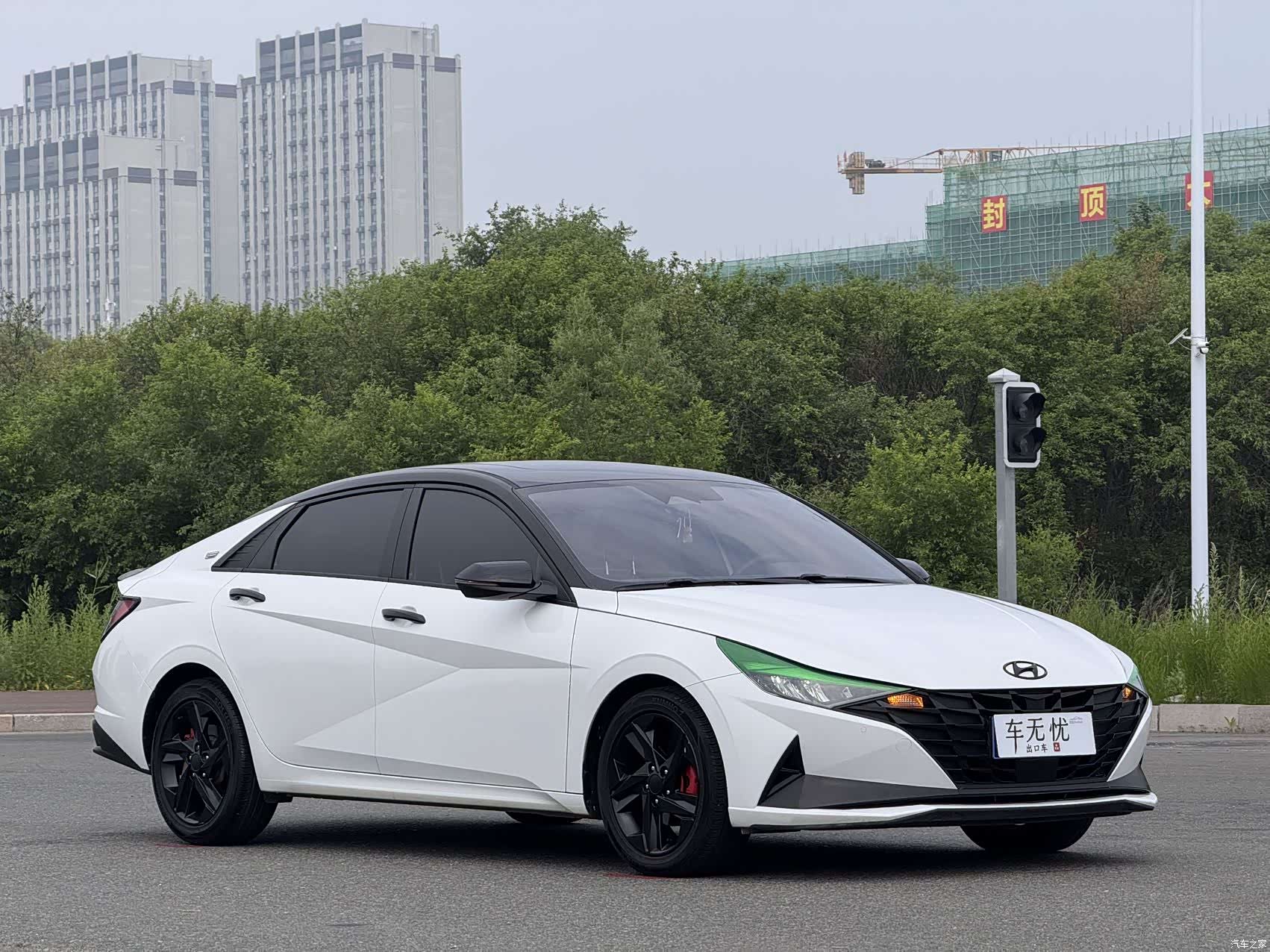 Hyundai Elantra, 2023 3