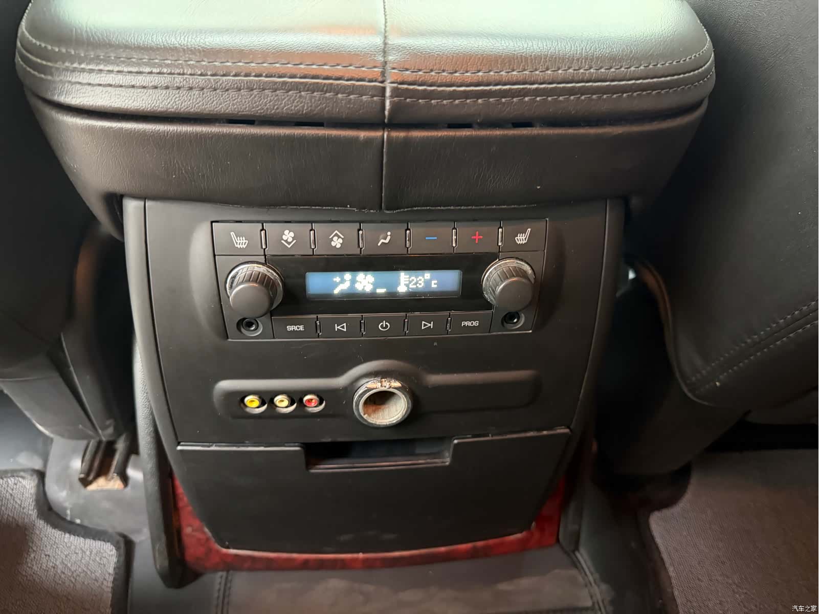 Cadillac Escalade, 2013 11