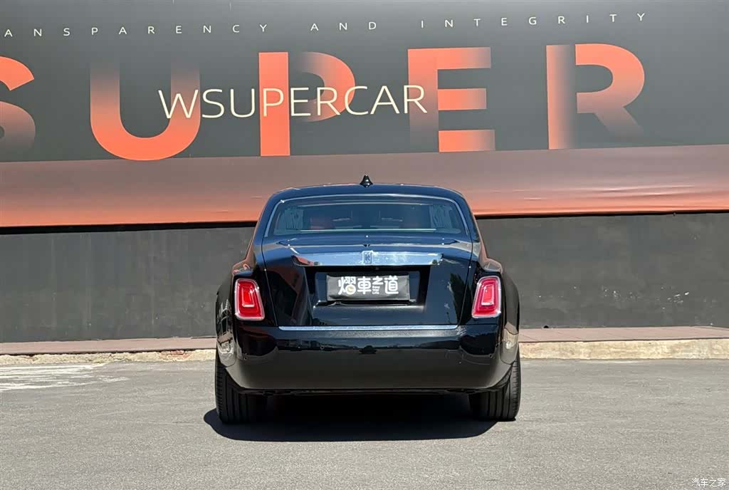 Rolls-Royce Phantom, 2019 4