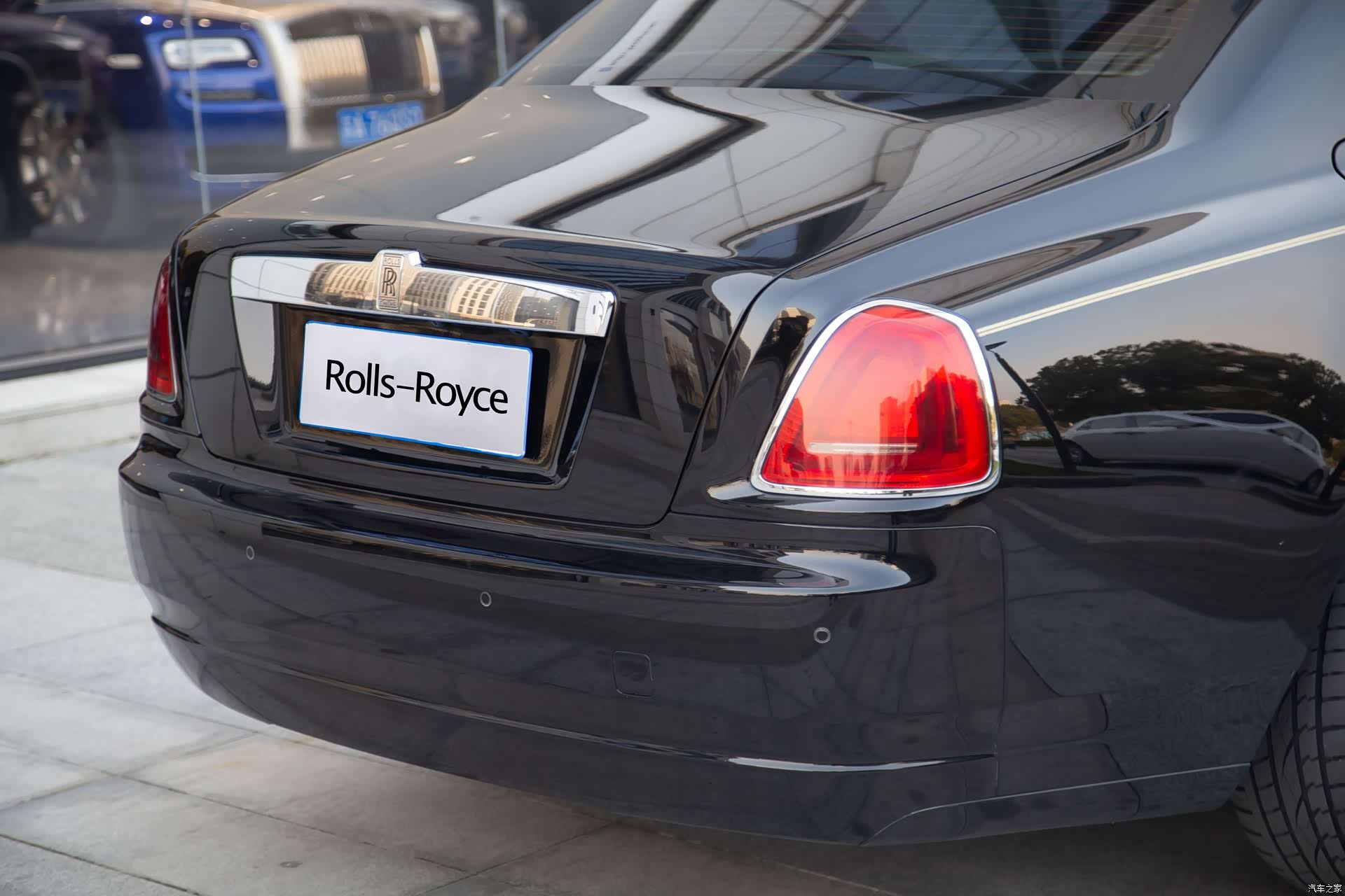 Rolls-Royce Ghost, 2012 все фото