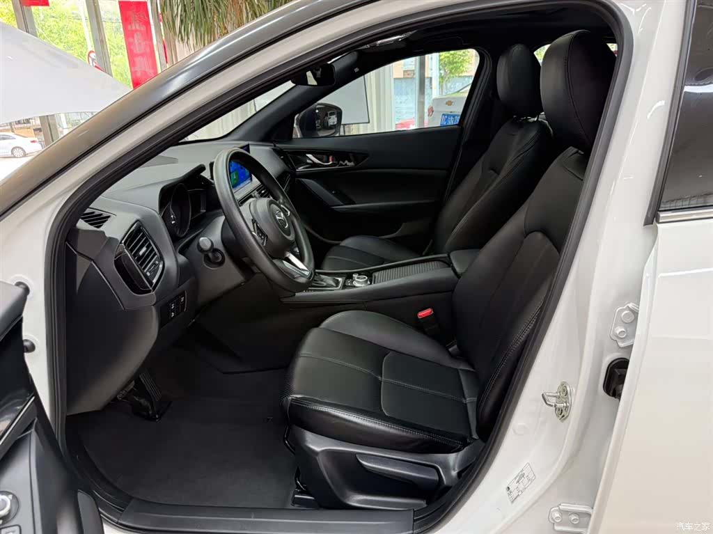 Mazda CX-4, 2023 16