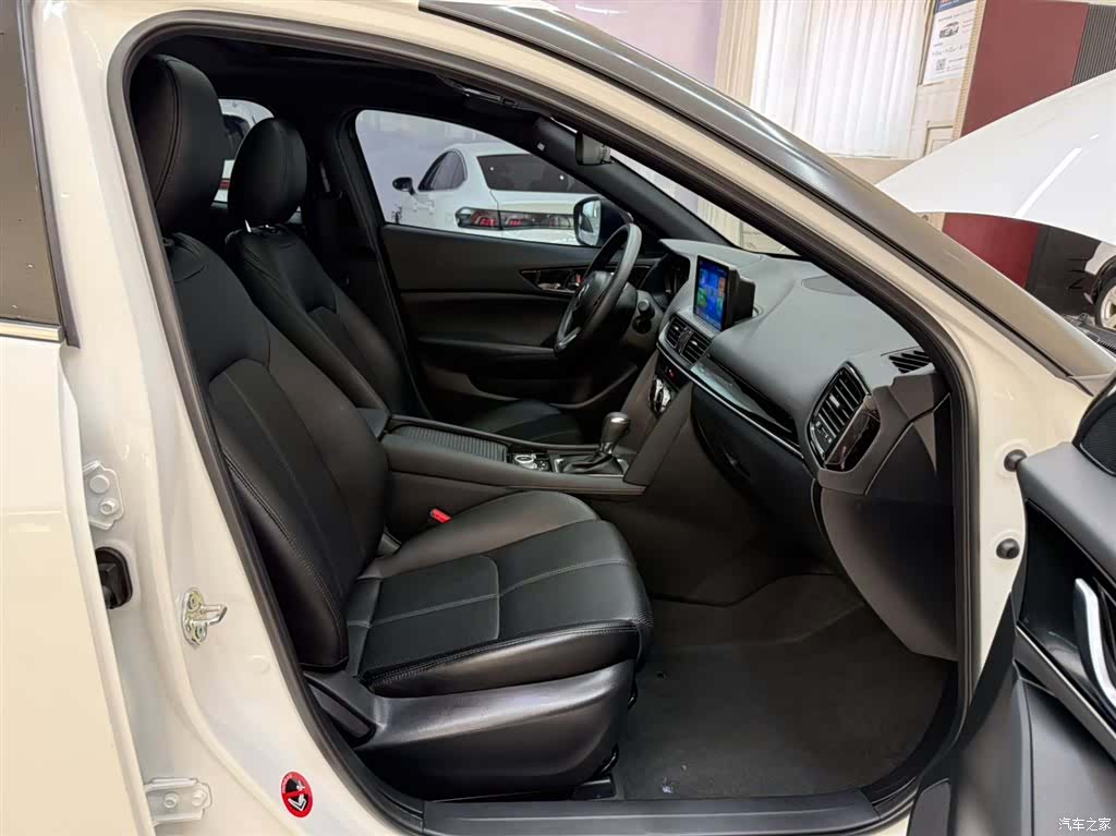 Mazda CX-4, 2023 20