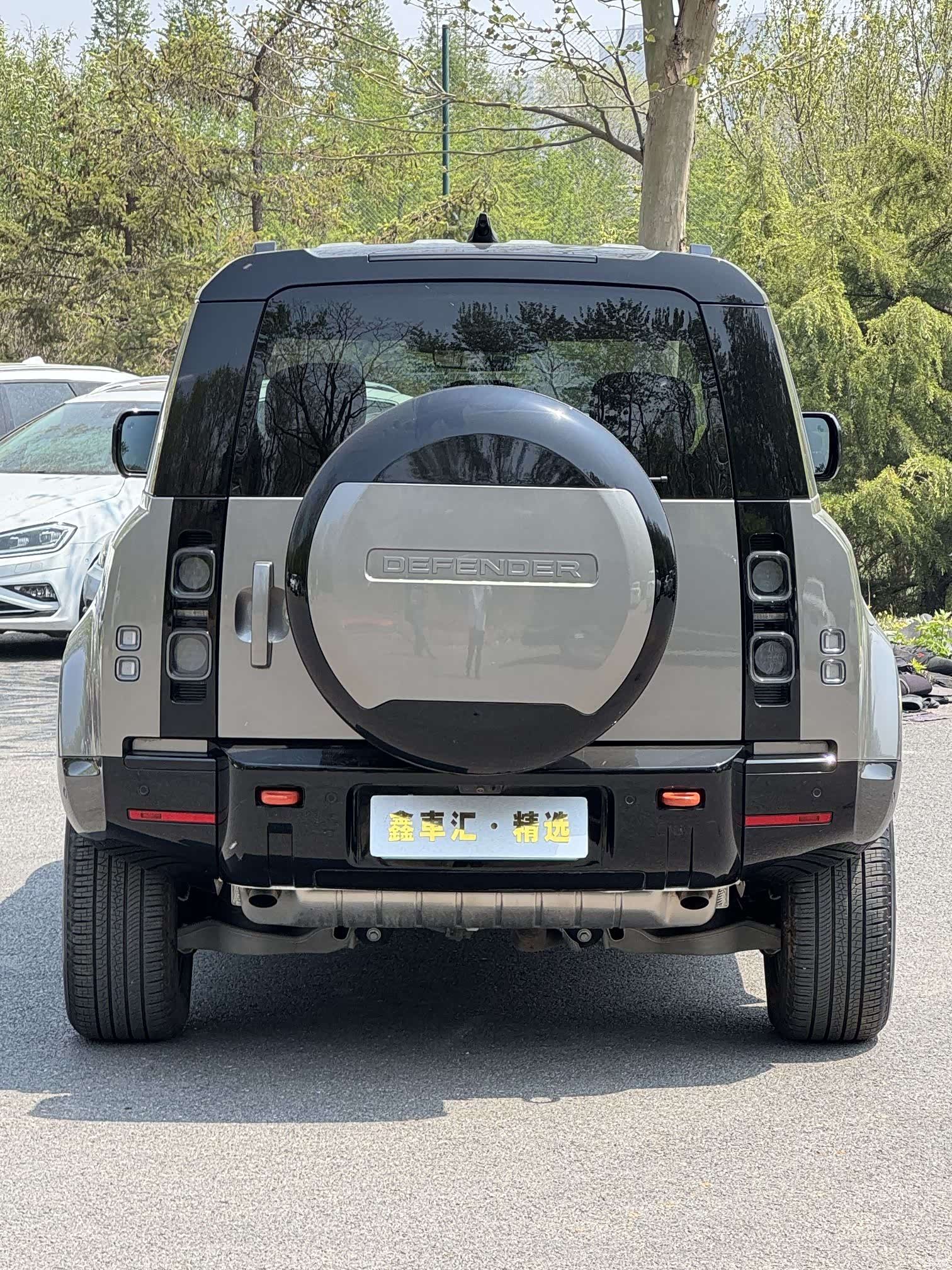 Land Rover Defender, 2024 11