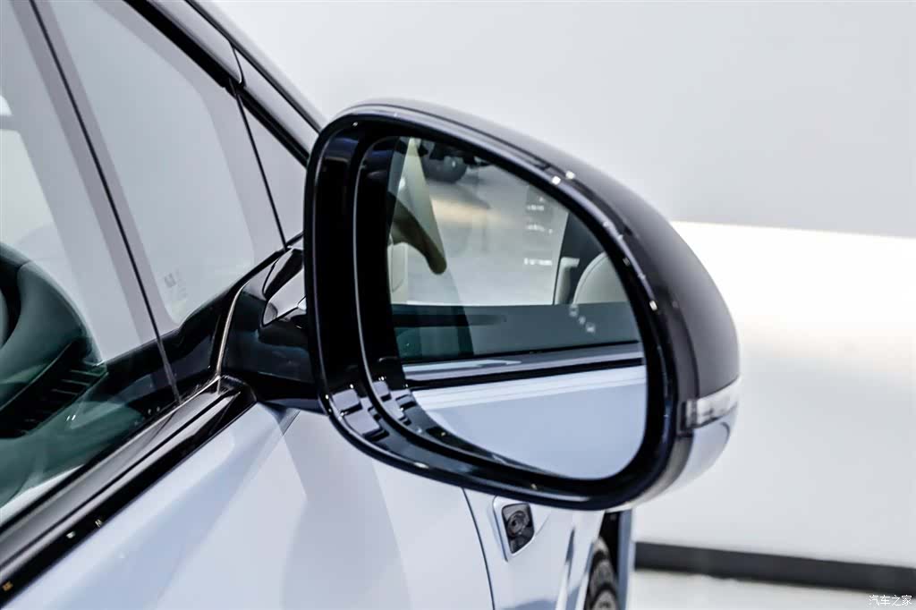 Li Auto i8, 2025 23