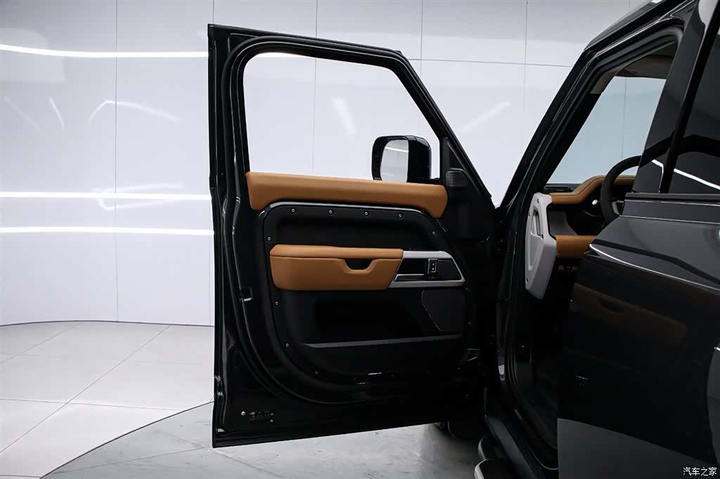 Land Rover Defender, 2024 11
