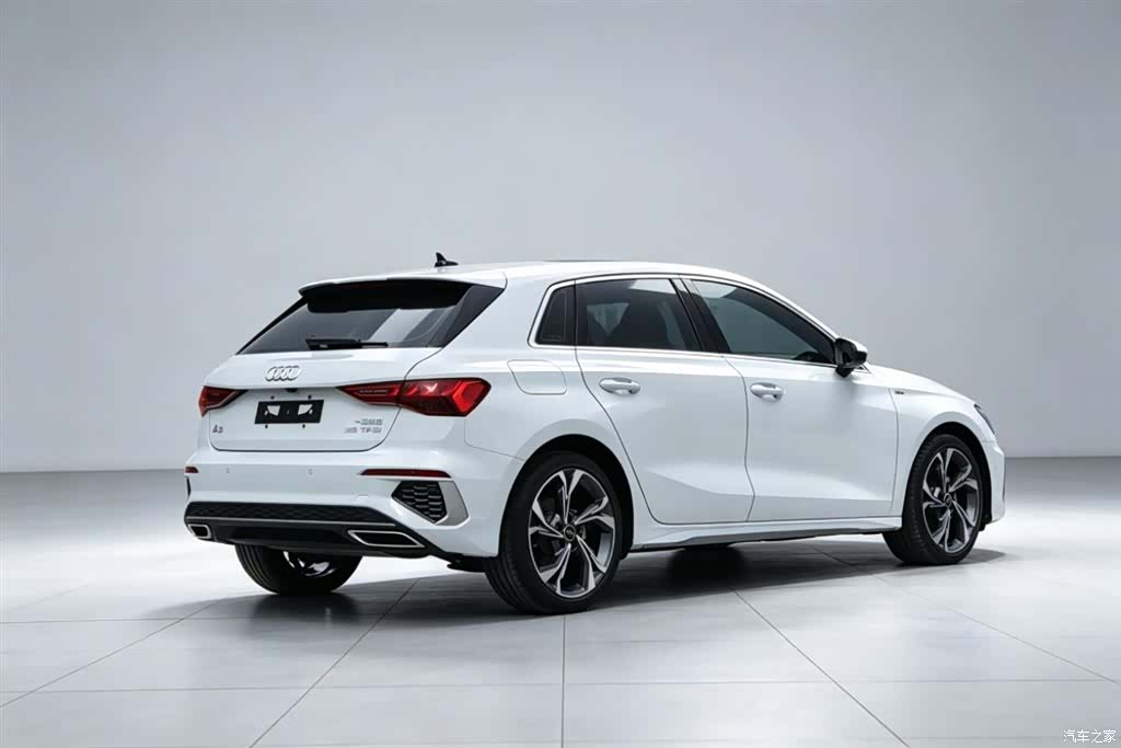Audi A3, 2023 все фото