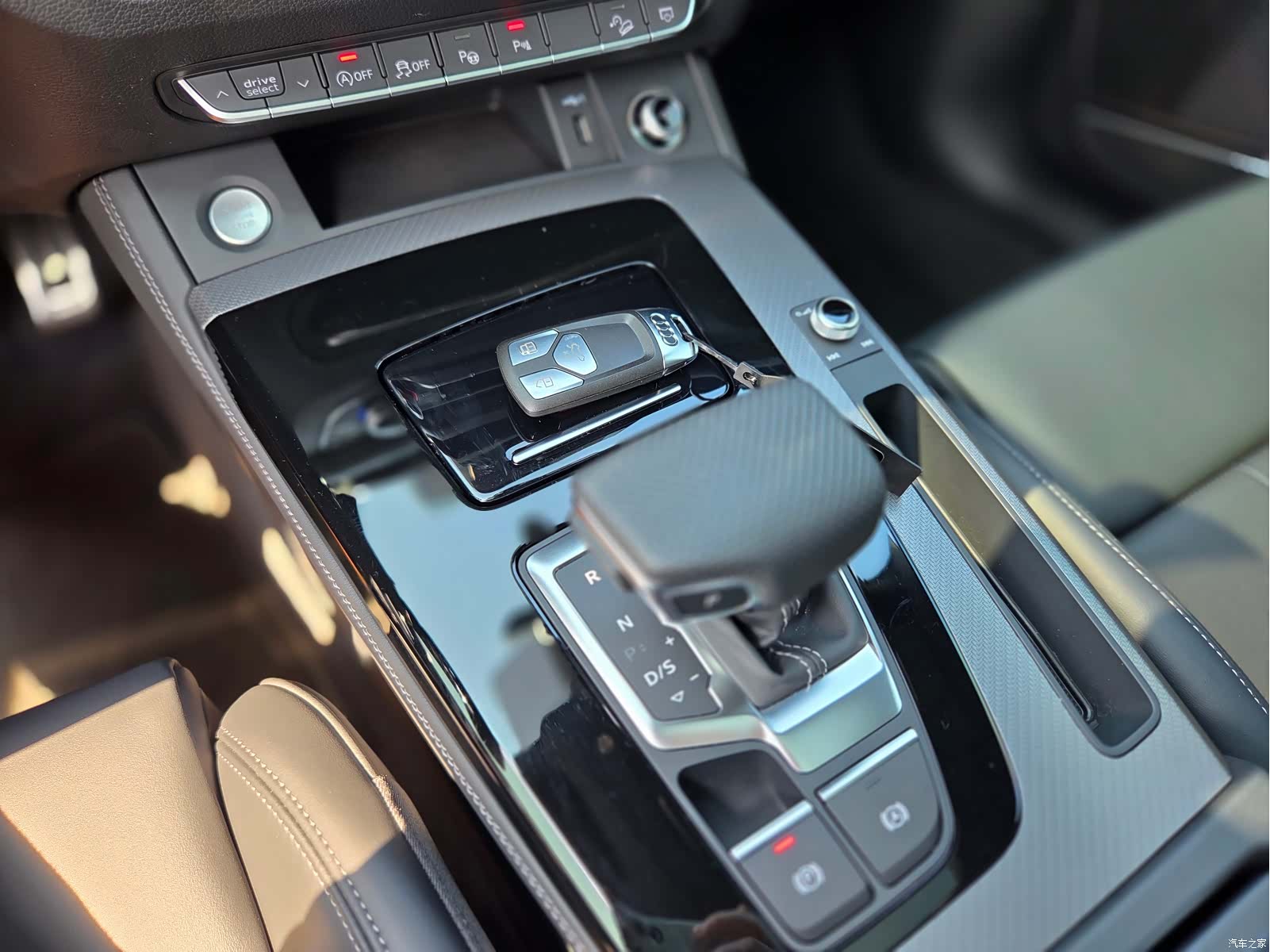 Audi Q5L, 2025 14