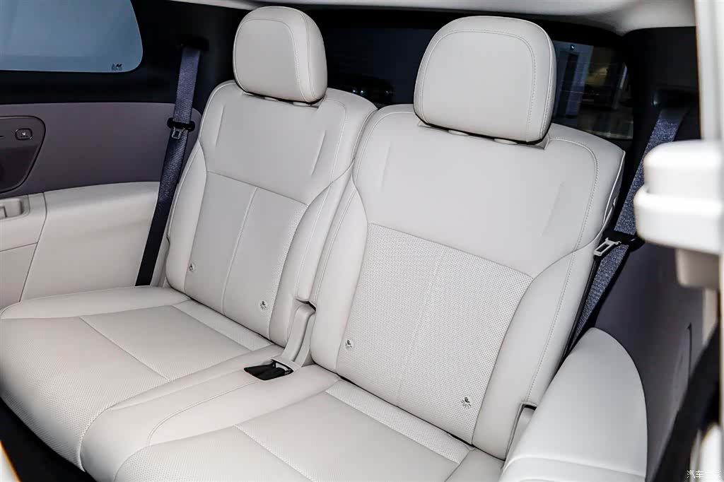 Li Auto i8, 2025 33