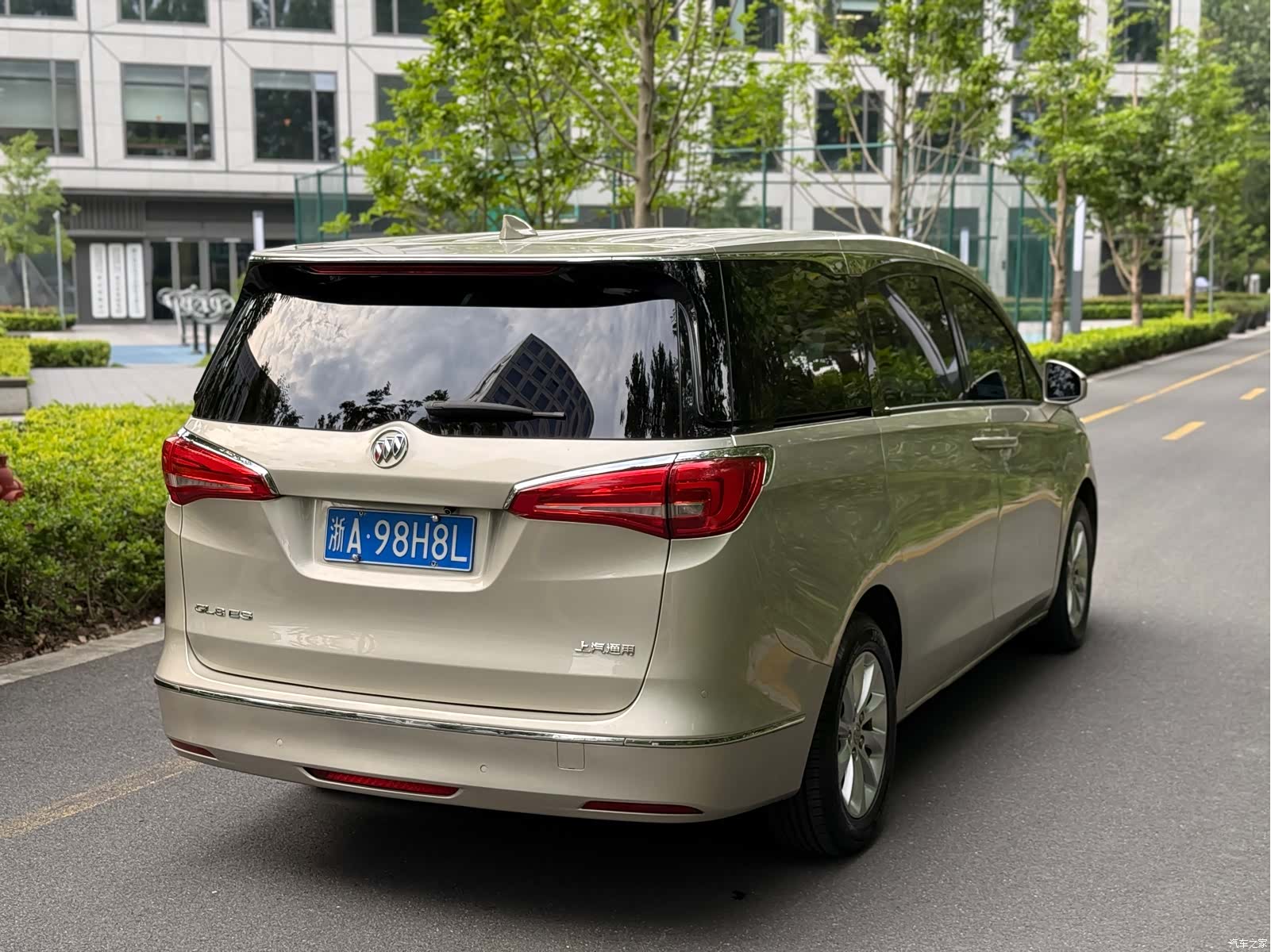 Buick GL8, 2019 4
