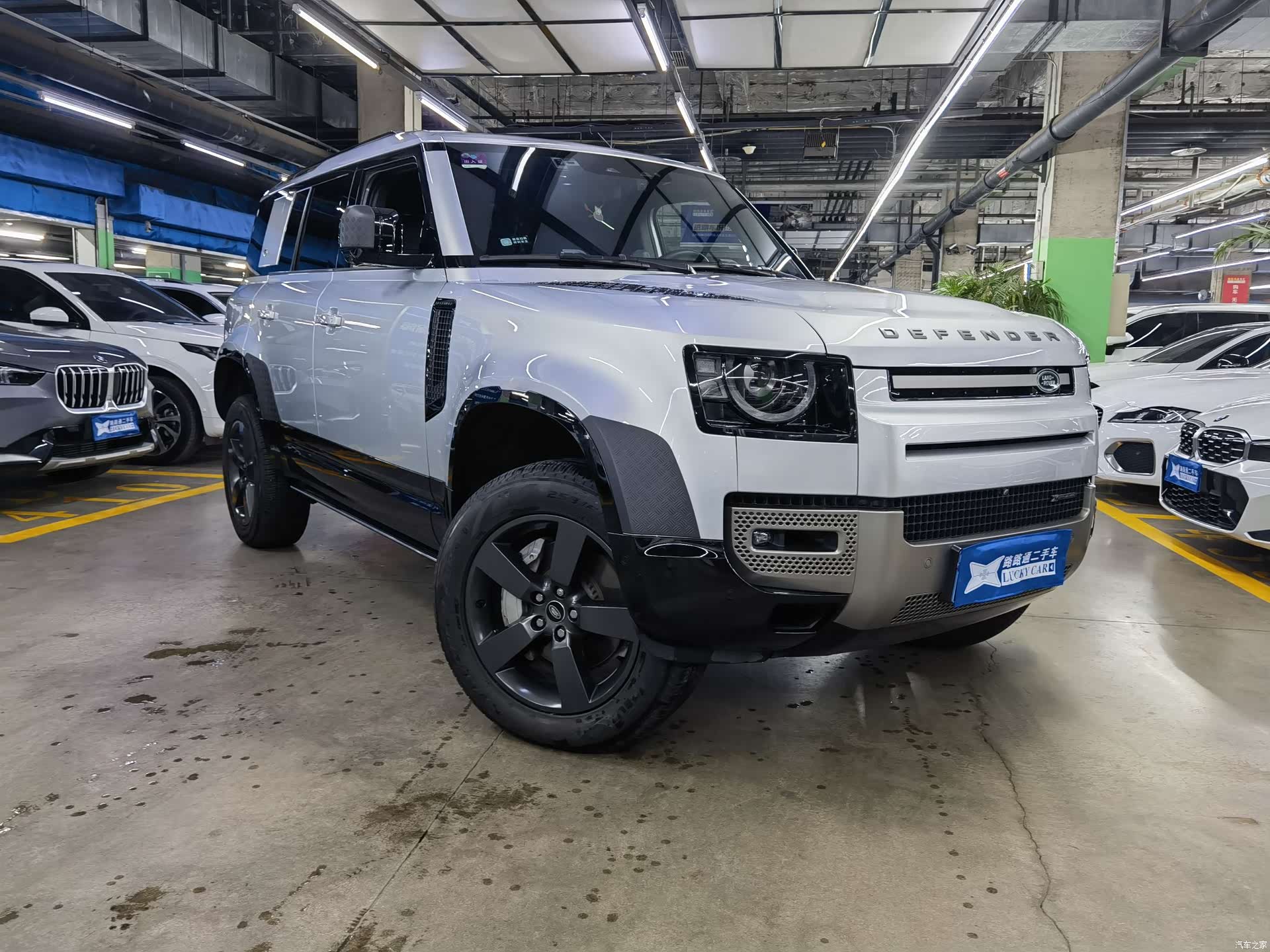 Land Rover Defender, 2022 3