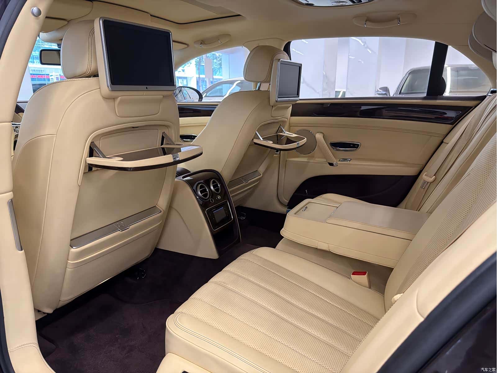Bentley Flying Spur, 2016 7