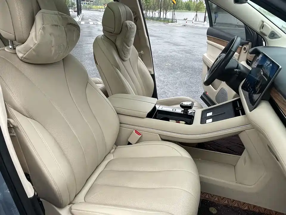 AITO Ask the world M7