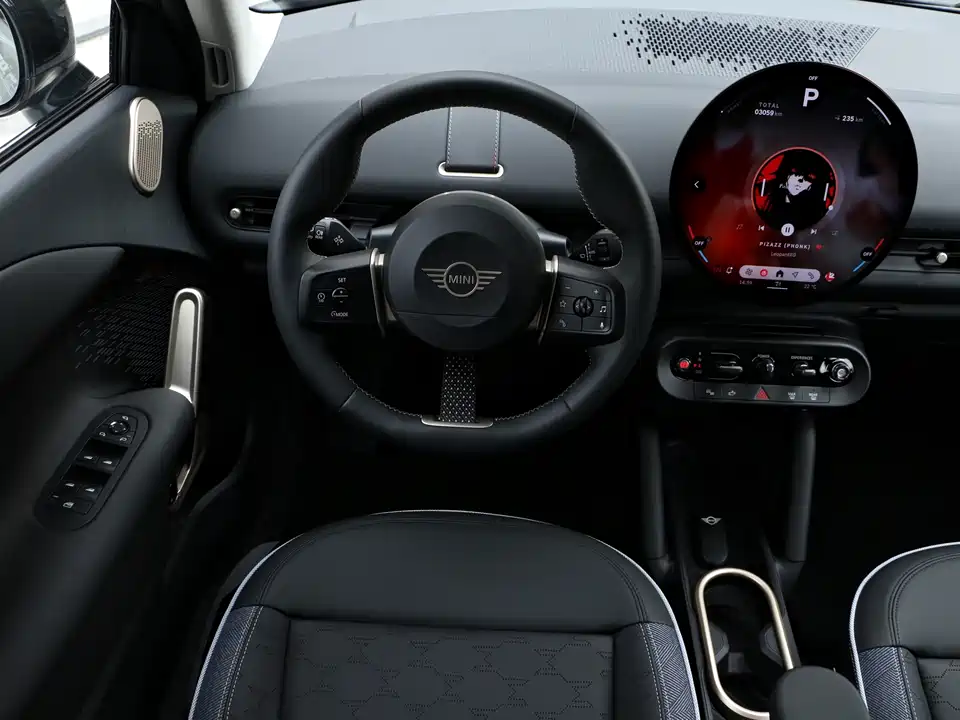 MINI Electric ACEMAN