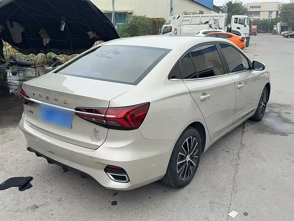 Roewe i5