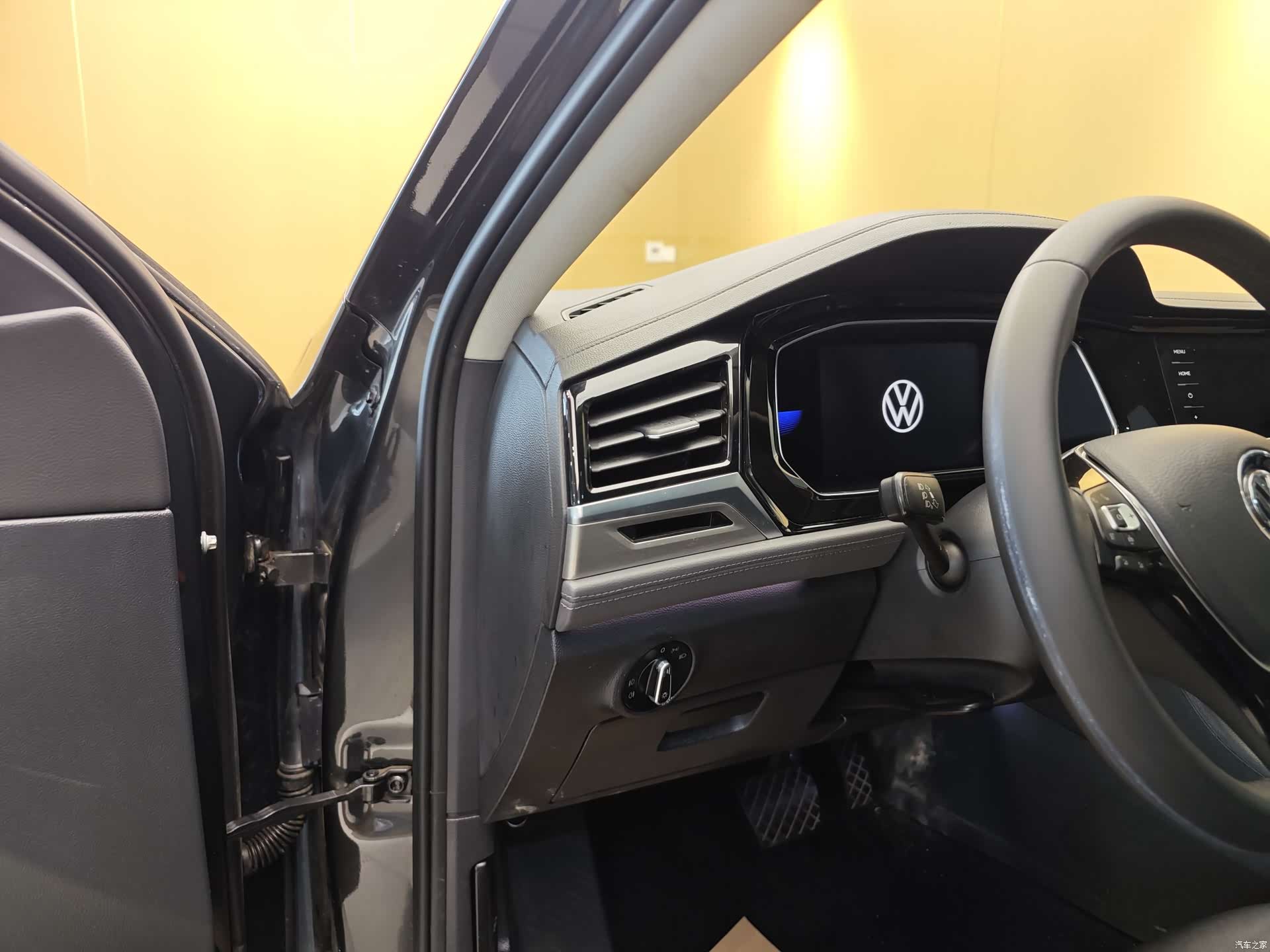 Volkswagen Sagitar, 2022 12