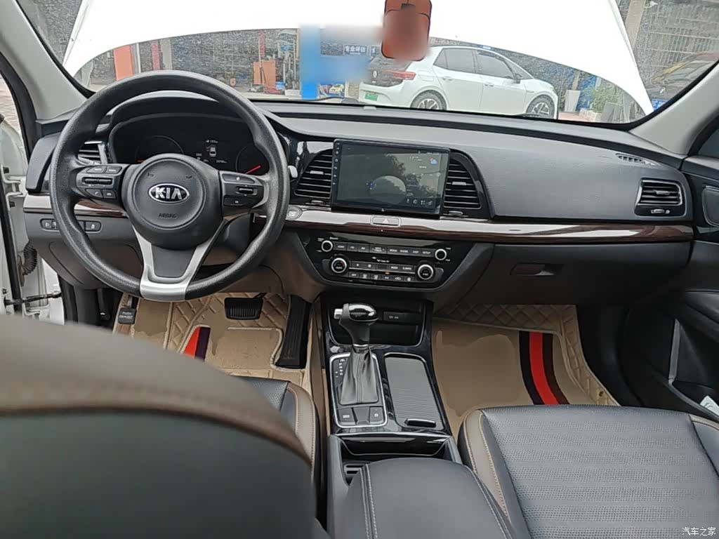 Kia GLS, 2020 10