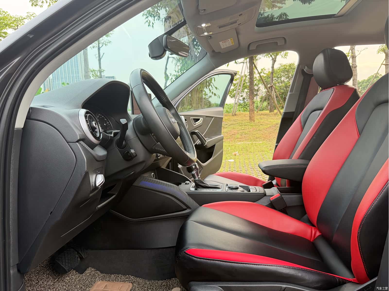 Audi Q2L, 2019 8