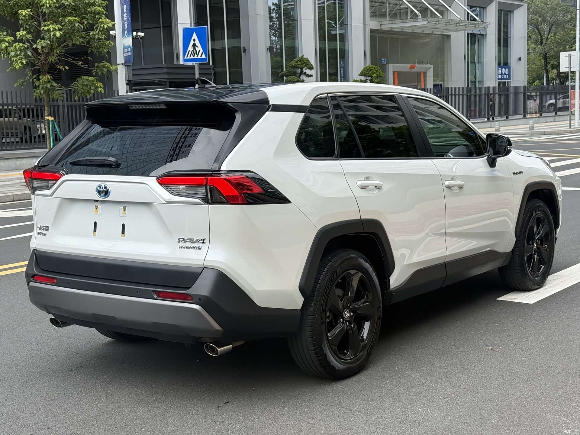 Toyota RAV4, 2022 4