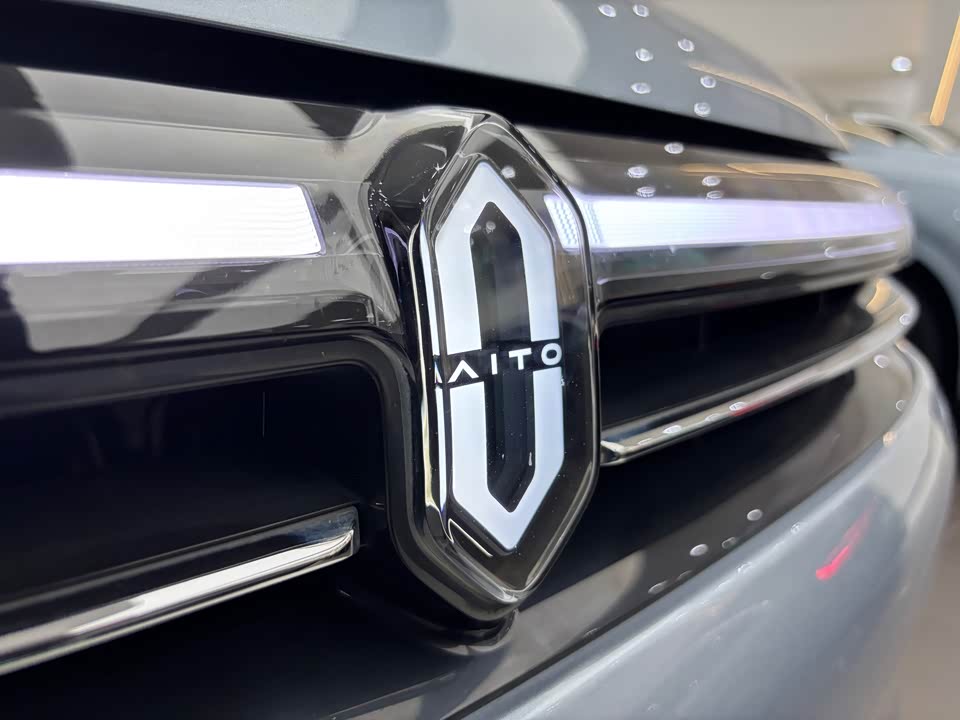 AITO Ask the world M7